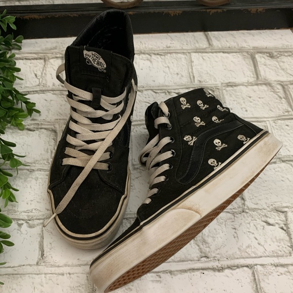 Vans Other - Skull crossbone sk8 Hi top vans unisex
